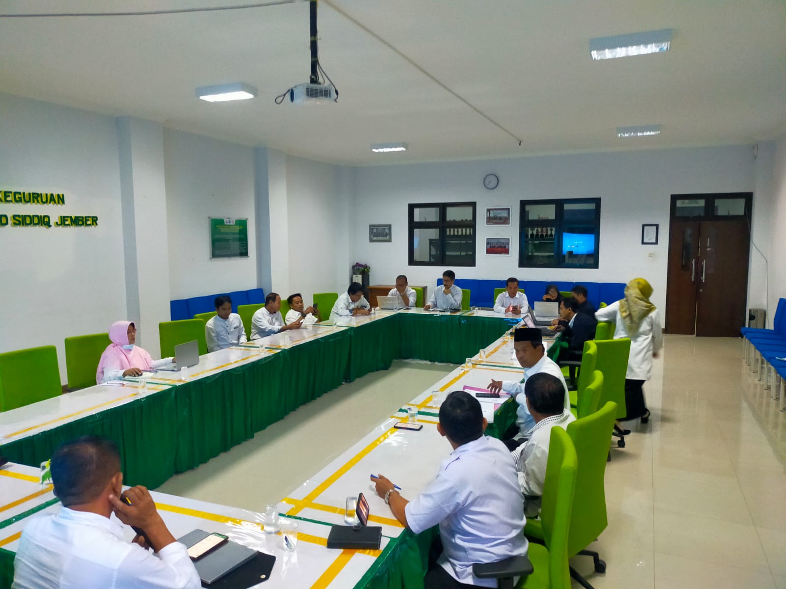 Rapat Evaluasi dan tindak lanjut  KELUARAN DAN CAPAIAN TRIDHARMA